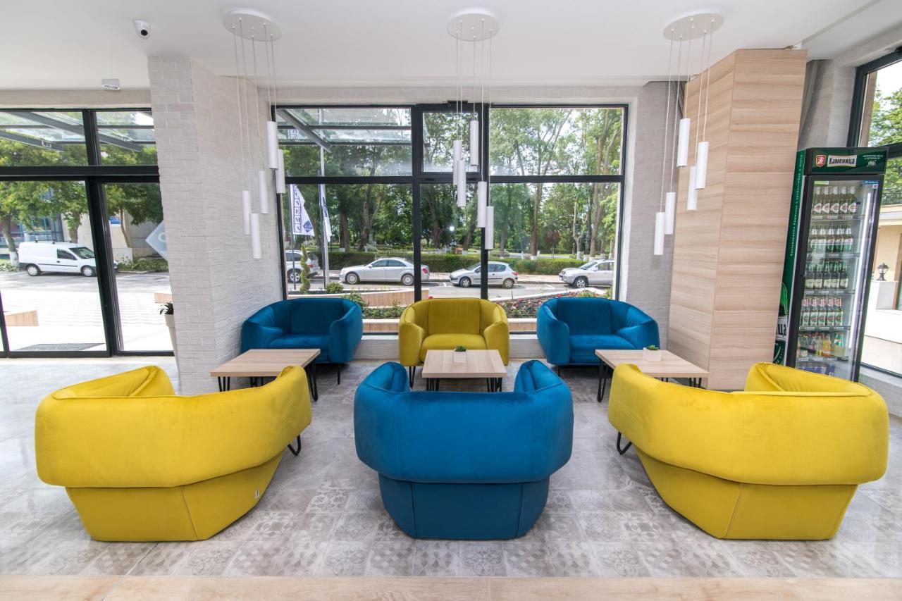 Cinema Hotel Primorsko Extérieur photo