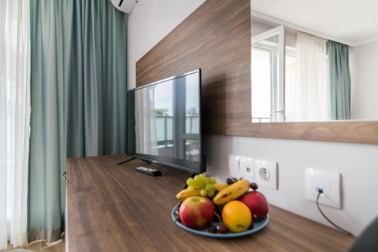 Cinema Hotel Primorsko Extérieur photo