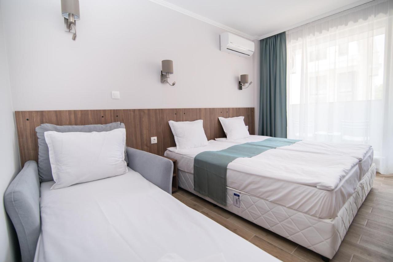 Cinema Hotel Primorsko Extérieur photo