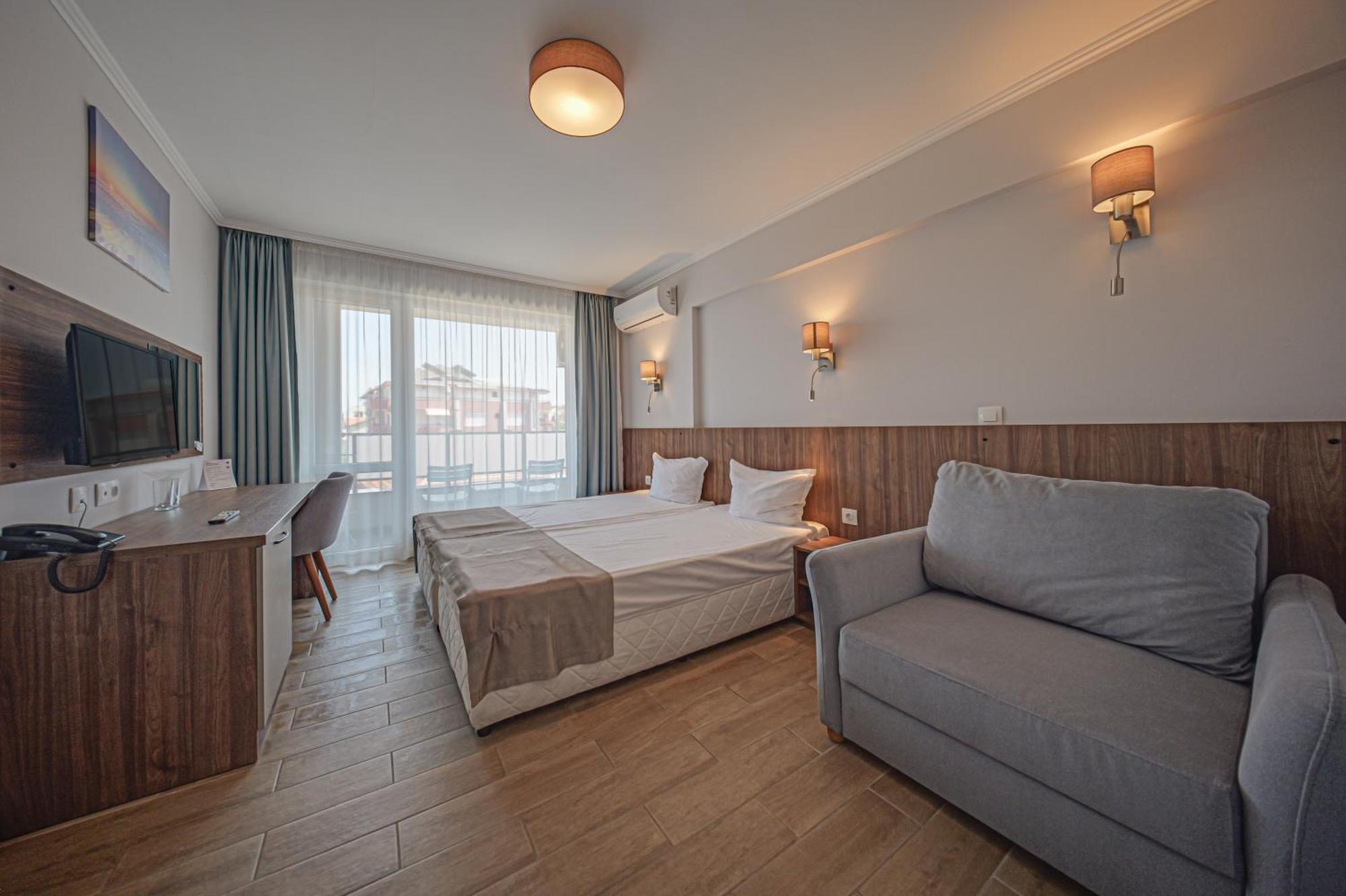 Cinema Hotel Primorsko Extérieur photo